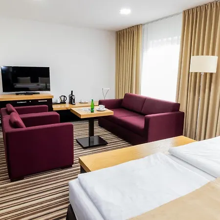 Parkhotel Congress Center מלון 4*