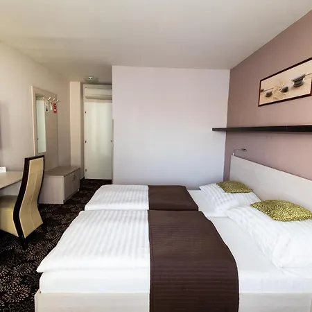Hotel Parkhotel Congress Center 4*