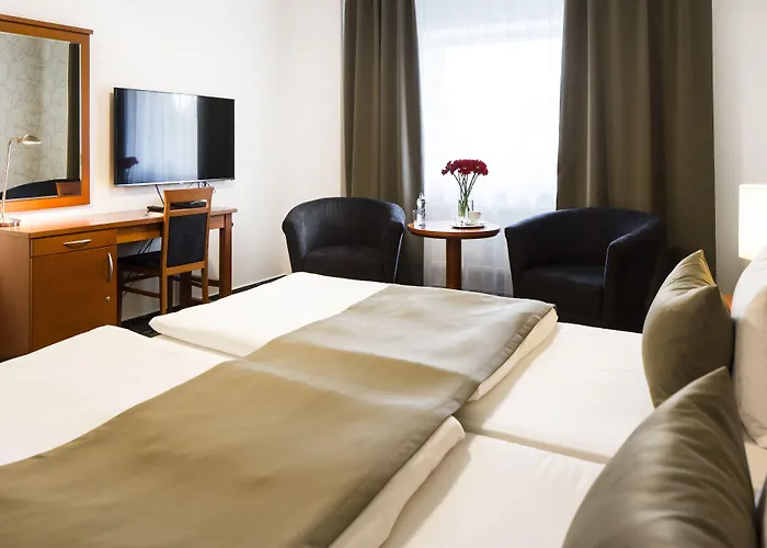 Parkhotel Congress Center מלון 4*